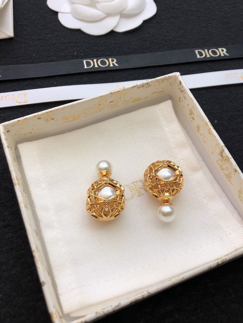 chr1st1an D10r earrings